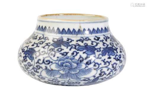 SMALL BLUE AND WHITE 'LOTUS' CENSER