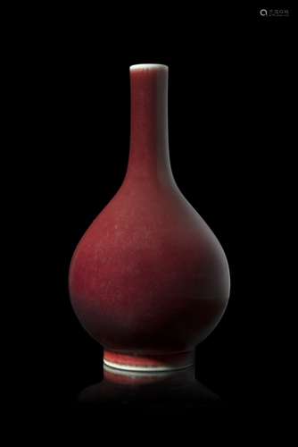 A flambè-glazed bottle vaseChina, 19th/20th century(h. 40.5 cm.)ITVaso a bottiglia con