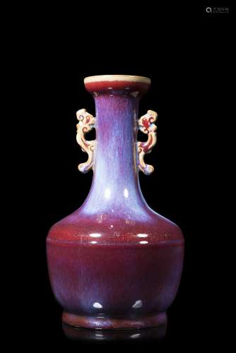 A flambè-glazed vase, with apocryphal Qianlong markChina, 20th century(h. 27.5 cm.)ITVaso in