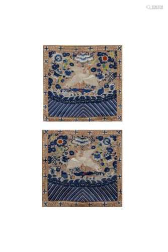 PAIR OF QING DYNASTY GOLDEN SILK THREAD EMBROIDERED
