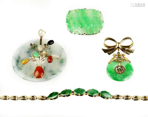 A collection of jewellery