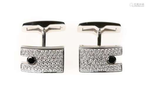 A pair of diamond cufflinks, David Robinson