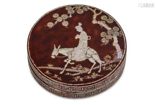 A CHINESE LACQUER MOTHER-OF-PEARL INLAID CIRCULAR BOX