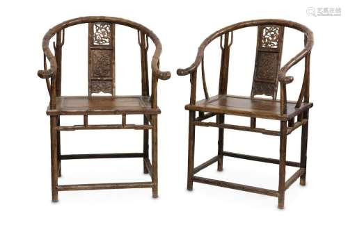 A PAIR OF CHINESE JICHIMU HORSE-SHOE CHAIRS.