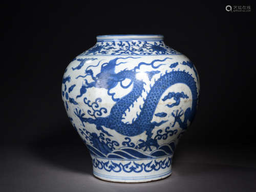 A BLUE AND WHITE ‘SEA AND DRAGON’ JAR, MING JIAJING,  1522-1566