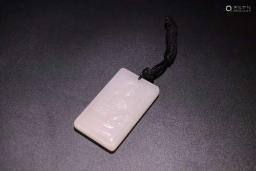 A HETIAN JADE CARVED GUANYIN PATTERN PENDANT