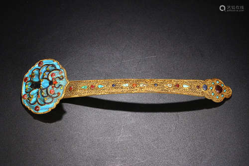 A QING DINASTY GILT BRONCE GEM EMBEDED ORNAMENT