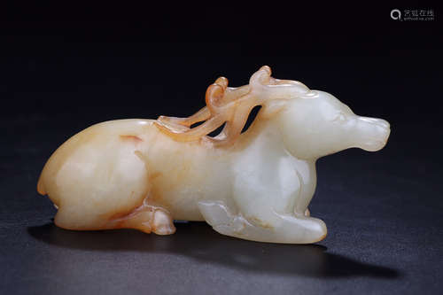 A HETIAN JADE DEER ORNAMENT