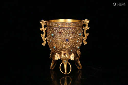 17-19TH CENTURY, A FLORAL&DRAGON DESIGN GILT BRONZE CUP, QING DYNASTY