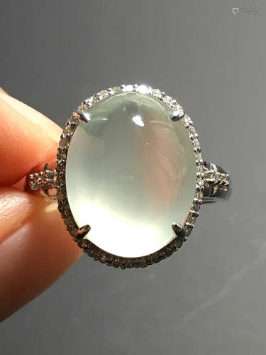 A TRANSLUCENT JADEITE CABOCHON RING