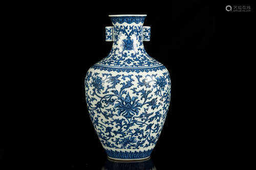 LARGE BLUE AND WHITE 'LOTUS' VASE