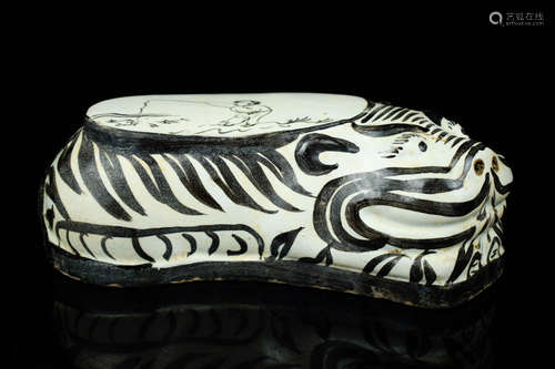 CIZHOU WARE 'TIGER' PILLOW