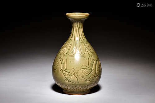 YAOZHOU WARE GREEN GLAZED 'FISH' VASE, YUHUCHUN