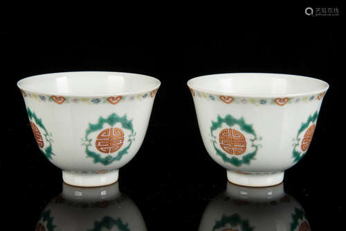 PAIR OF FAMILLE ROSE 'BAT' CUPS