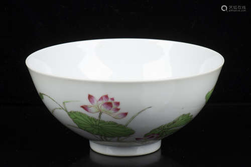 DOUCAI 'FLOWERS' BOWL