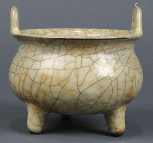 Chinese Ge-type ceramic tripod censer: the rim with an inverted U-shaped handles, the beige