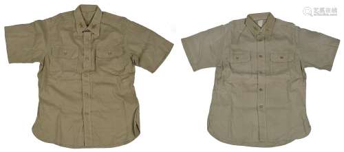 民国抗战时期空军卡其衬衫两件、领章两对。