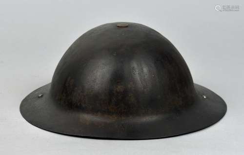 抗战时期国军英式钢盔一只。