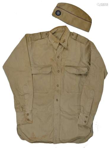 民国时期抗战空军少尉卡其衬衣一件，铜制少尉肩章一对，领章一对，船帽一顶。