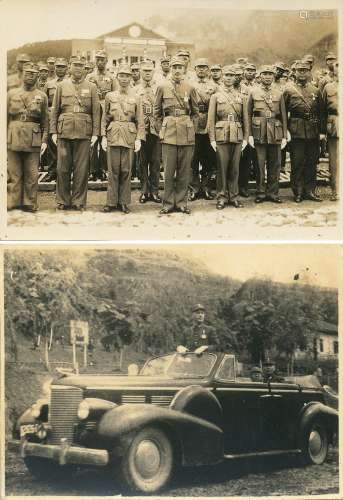 民国时期蒋中正视察干训团照片两张。