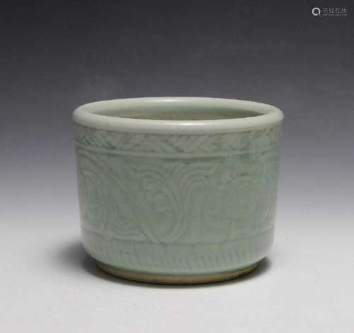 Chinese Celadon Ceramic Bowl, Early 19th Century