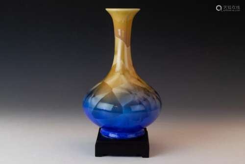 Chinese Art Pottery Crystalline Glaze Vase