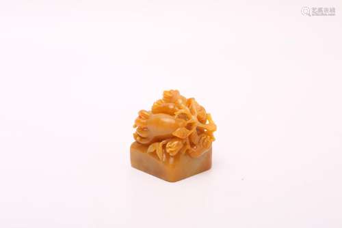 A CARVED TIANHUANG 'FIGERED CITRON' SEAL.ANTIQUE