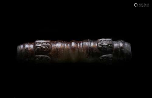 A CARVED JADE TUBE.ANTIQUE