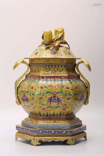 A GILT-BRONZE CLOISONNE ENAMEL VASE AND COVER.QING