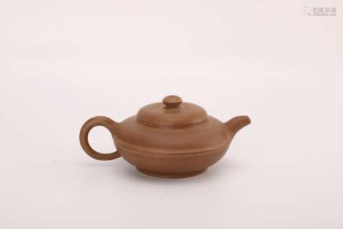 A YIXING TEAPOT AND COVER.MARK OF DA HENG