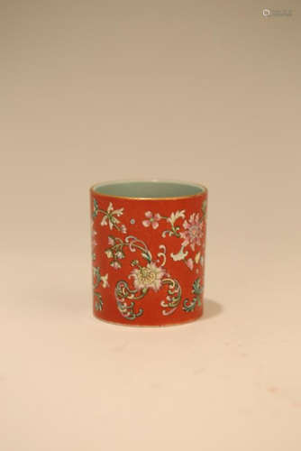 A CORAL-GROUND FAMILLE-ROSE BRUSHPOT.BITONG.QING