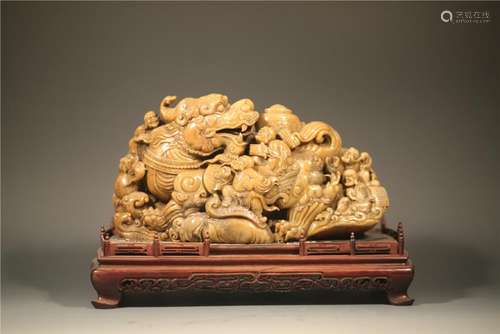 A CARVED SOAPSTONE LION AND LUOHAND.ANTIQUE