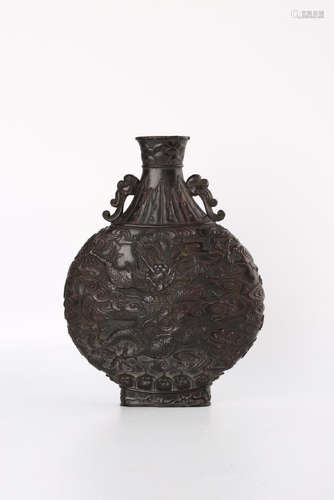 A CARVED ZITAN DRAGON VASE.ANTIQUE