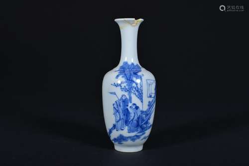 A BLUE AND WHITE VASE .QING DYNASTY