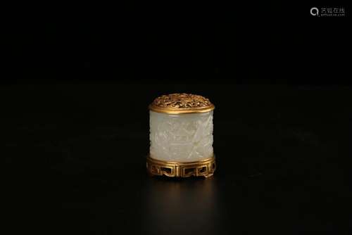 A GOLD INLAID WHITE JADE ARCHER'S RING.ANTIQUE