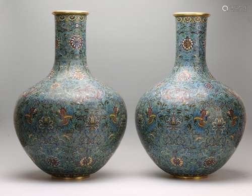 A GILT-BRONZE CLOISONNE ENAMEL BOTTLE VASES.QING