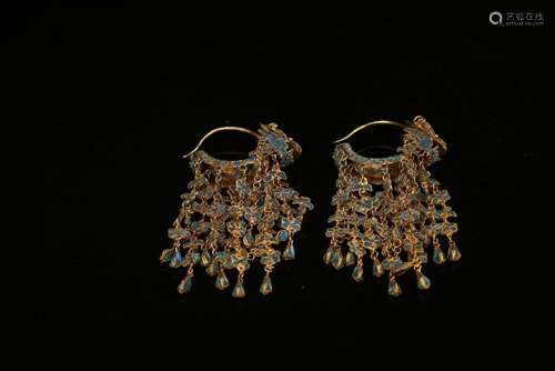 A PAIR OF GOLD-WIRE-WOVEN WITH FEATHER EARINGS.QING