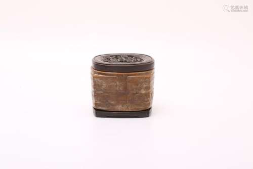 AN OLIVE-BROWN JADE CONG.ANTIQUE