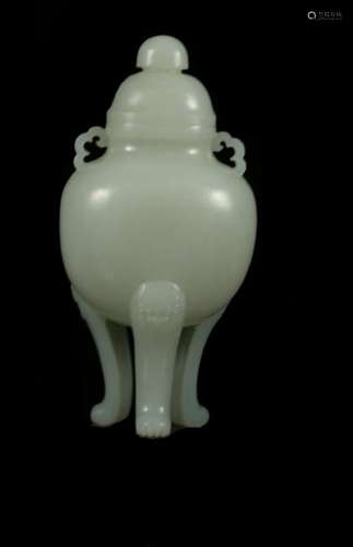 A WHITE JADE CARVING OF TRIPOD CENSER AND COVER.QING