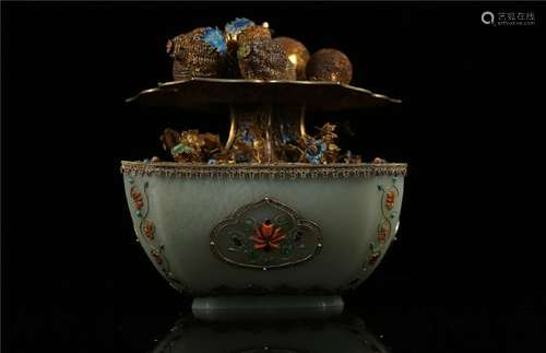 A GILT-SILVER-INLAID JADE FRUIT BOX.MARK OF QIANLONG