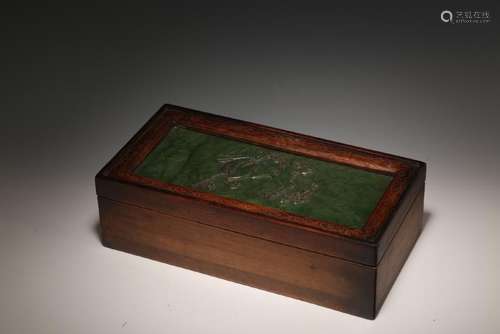 A SPINACH-GREENJADE INLAID ROSE WOOD BOX AND COVER.QING