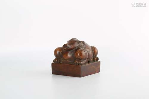 A CARVED HUANGYANGMU'BEAST' SEAL.ANTIQUE