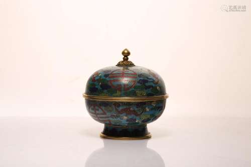 A GILT-BRONZE CLOISONNE ENAMEL BOX AND COVER.QING