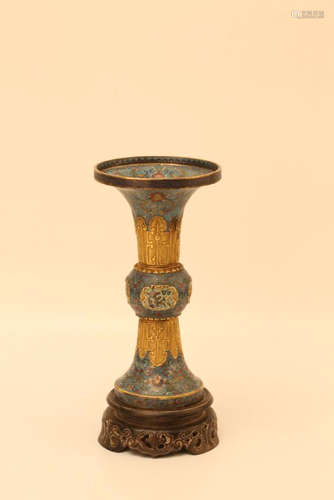 A GILT-BRONZE CLOISONNE ENAMEL 'ARCHAISTIC' VASE.MARK