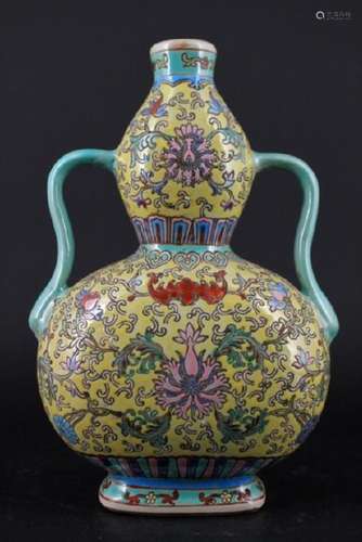 Chinese Qing Porcelain Famille Rose Gourd Vase