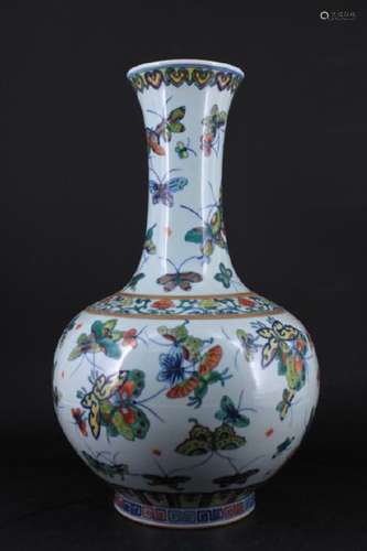 Large Chinese Qing Porcelain WuCai Vase