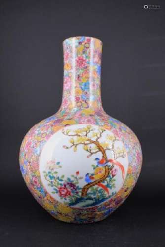 Large Chinese Qing Porcealin Famille Rose Vase