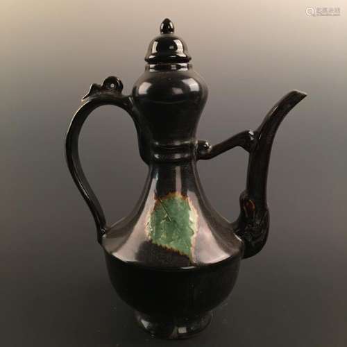 Chinese Jizhou Kiln 'Leaf' Pitcher