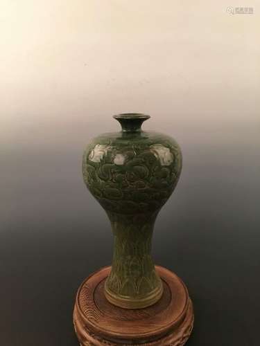 Chinese Green Glazed Vase