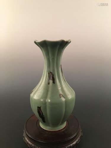 A Rare Chinese Longquan Kiln Porcelain Vase